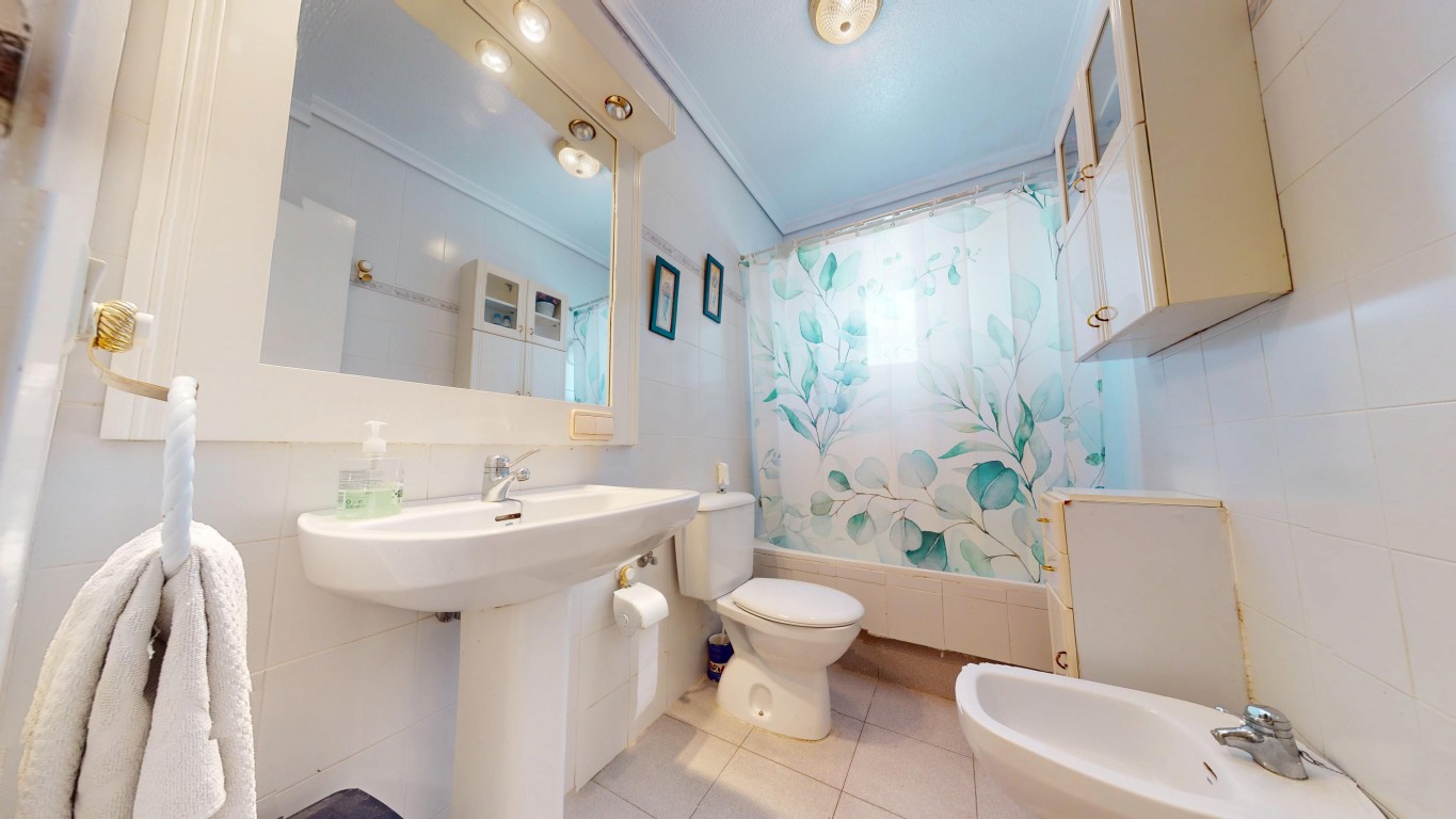 Bathroom in bungalow for sale in Los Narejos