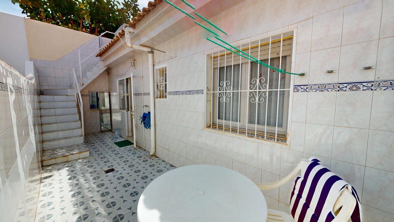 Bedroom in bungalow for sale in Los Narejos