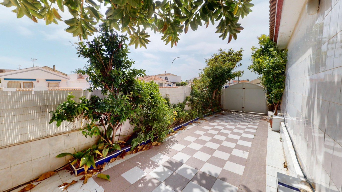 Terrace in bungalow for sale in Los Narejos