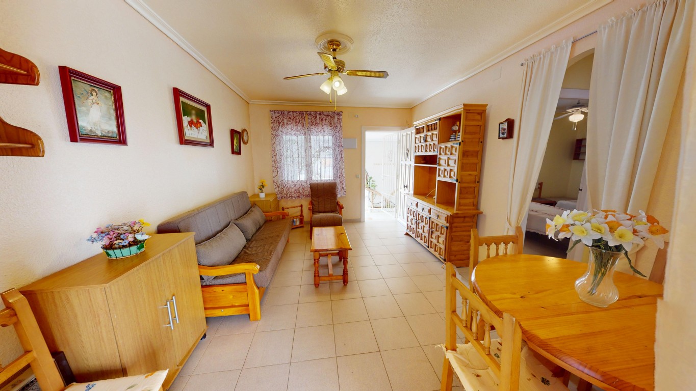 Bedroom in bungalow for sale in Los Narejos
