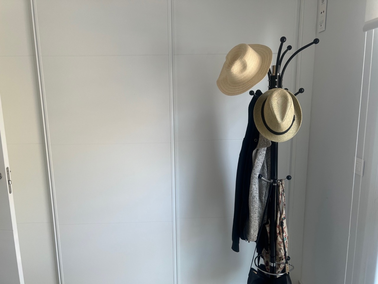 Bedroom in villa for sale in Los Montesinos