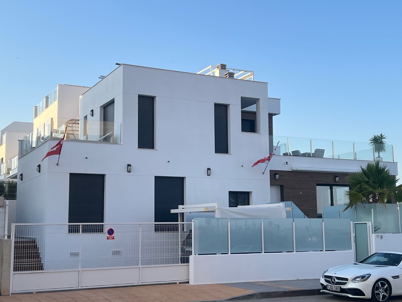 Bedroom in villa for sale in Los Montesinos