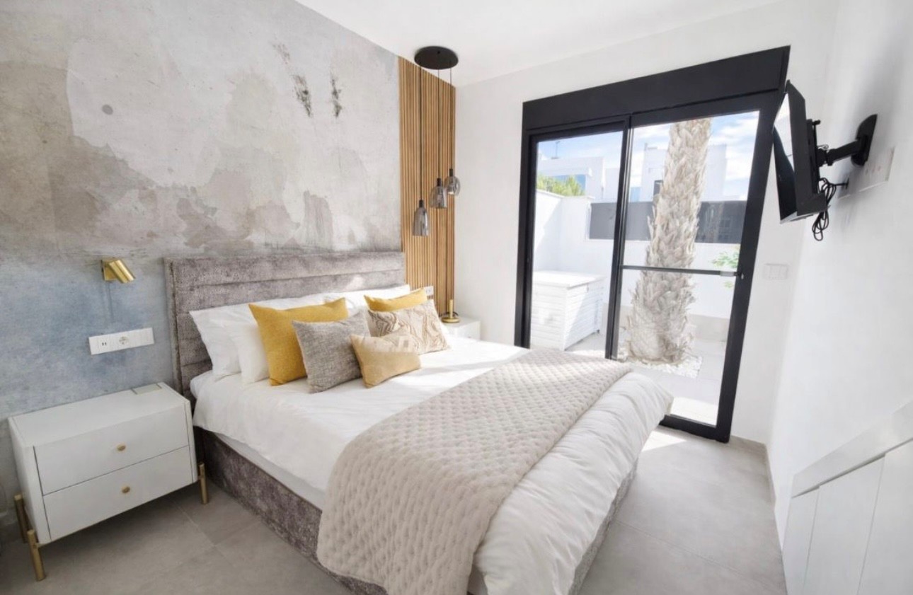 Terrace in villa for sale in Santiago de la Ribera