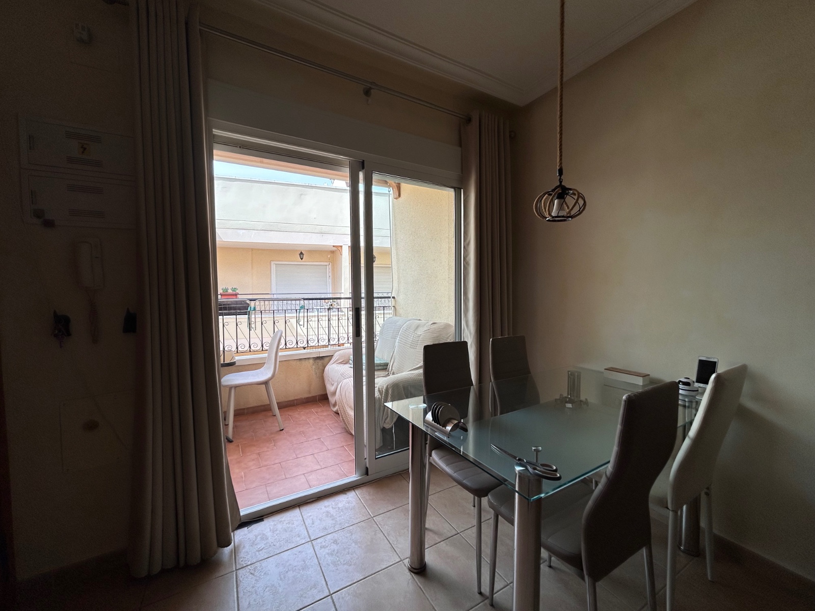 Bedroom in apartment for sale in Jacarilla