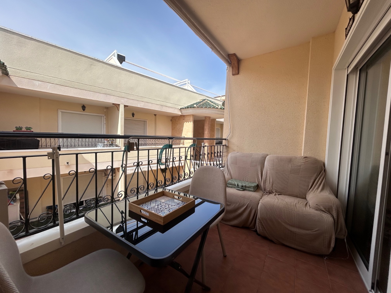 Bedroom in apartment for sale in Jacarilla