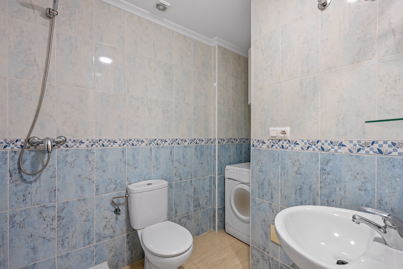 Pool area in apartment for sale in Daya Nueva