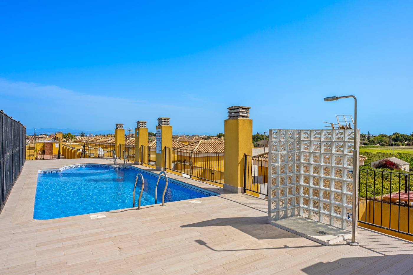Bathroom in apartment for sale in Daya Nueva