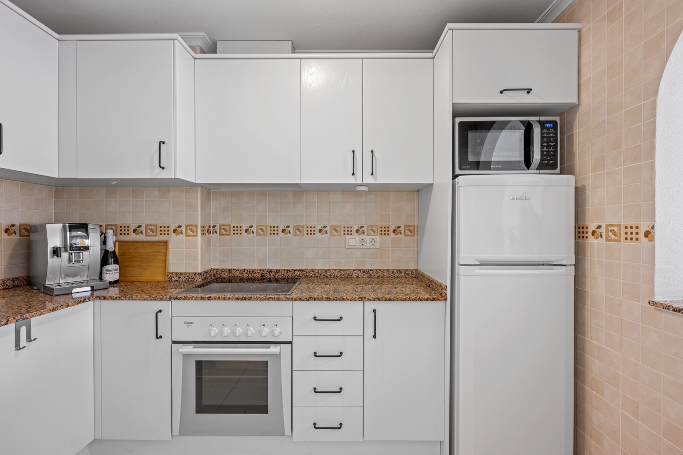 Bedroom in apartment for sale in Daya Nueva