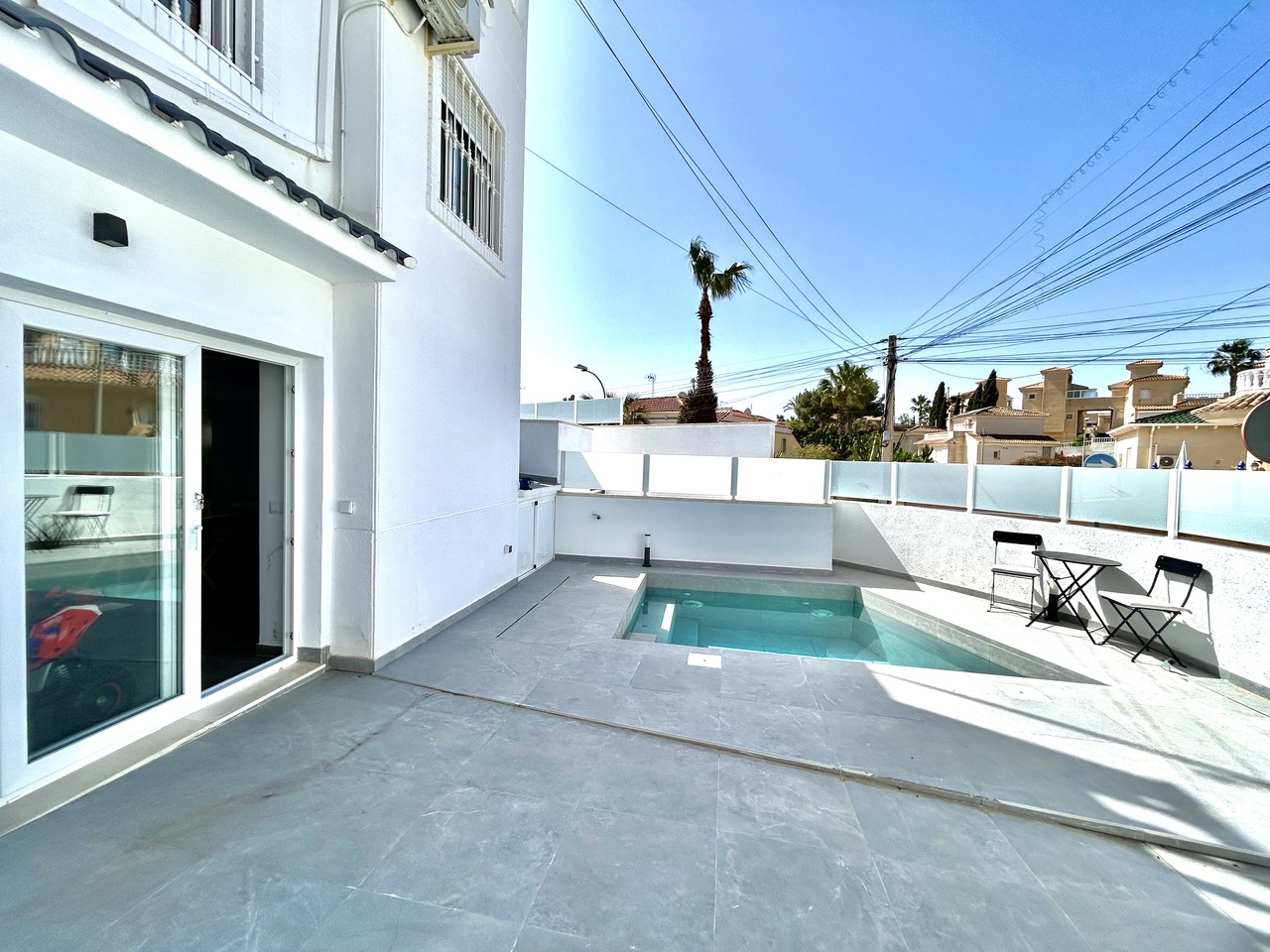 Dining area in villa for sale in Villamartin