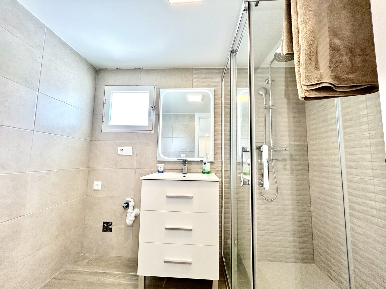 Pool area in villa for sale in Villamartin