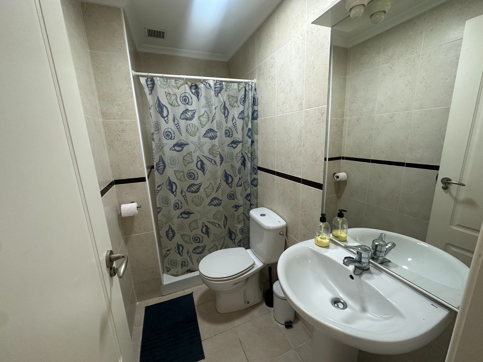Master bedroom in apartment for sale in Jacarilla