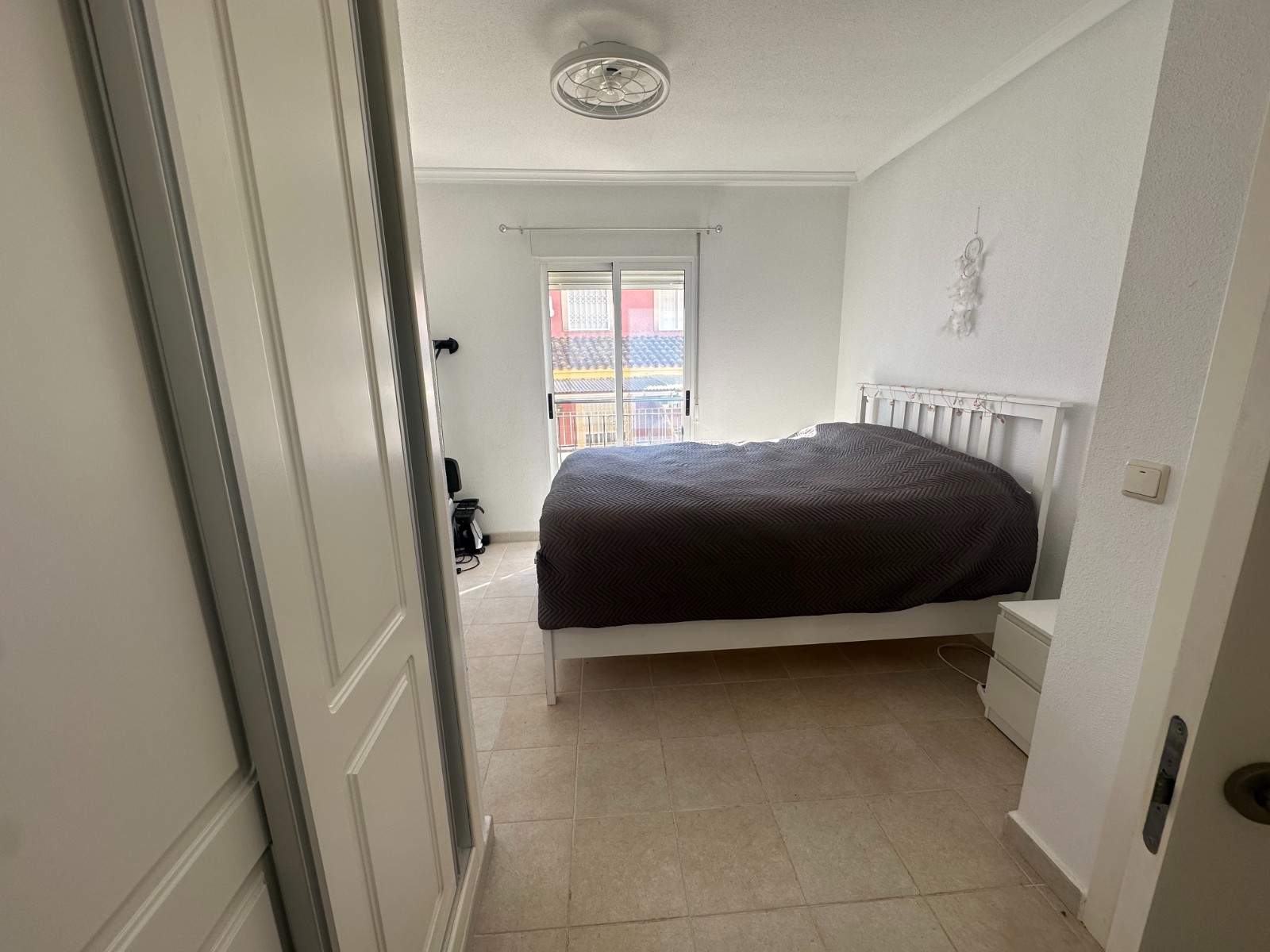Bedroom in apartment for sale in Jacarilla