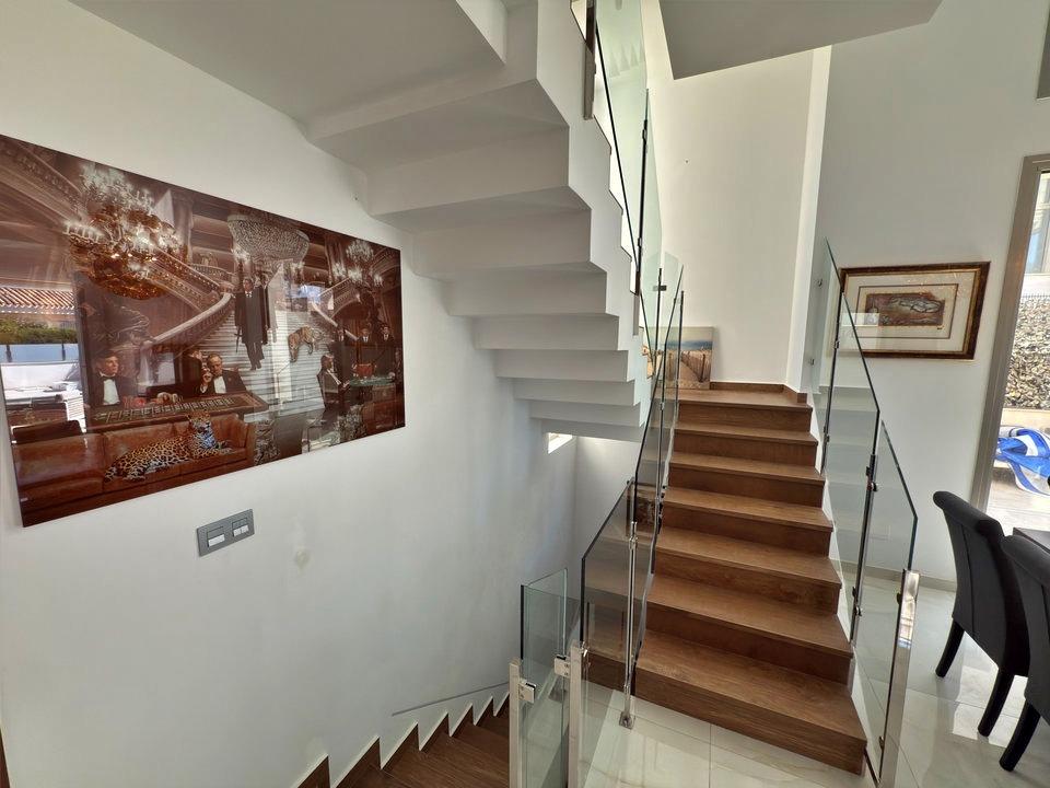 Garden in villa for sale in Orihuela Costa