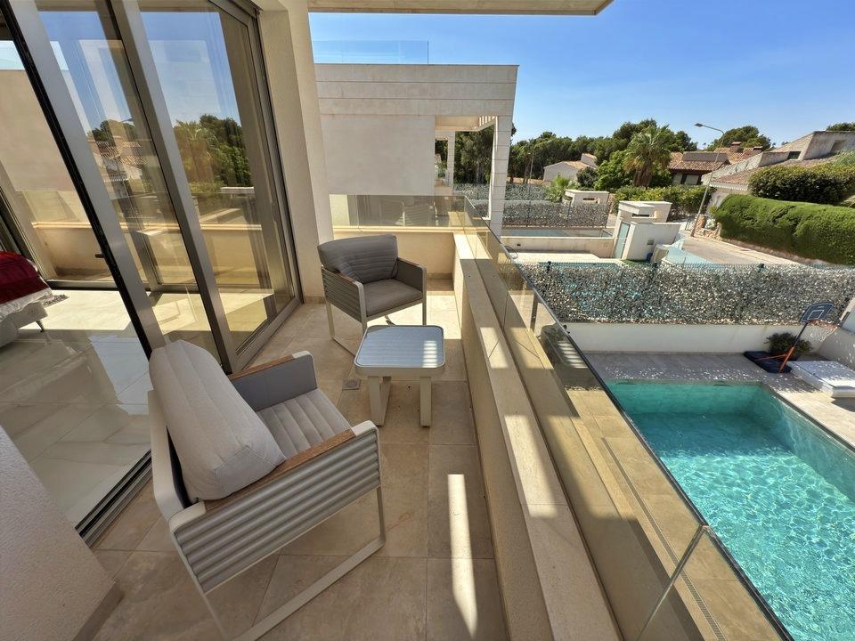 Exterior view in villa for sale in Orihuela Costa