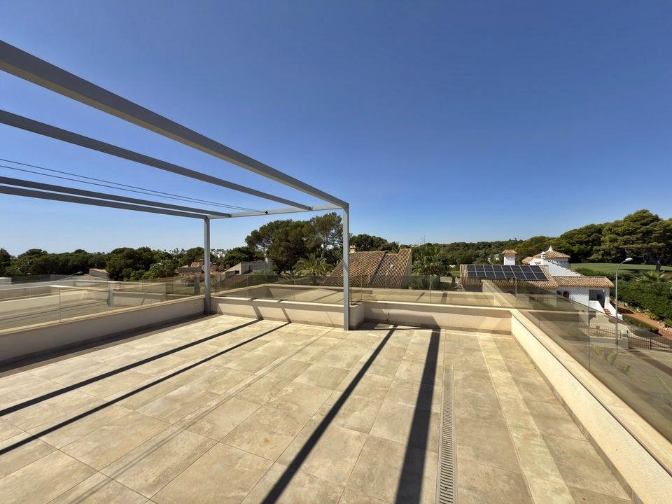 Bathroom in villa for sale in Orihuela Costa