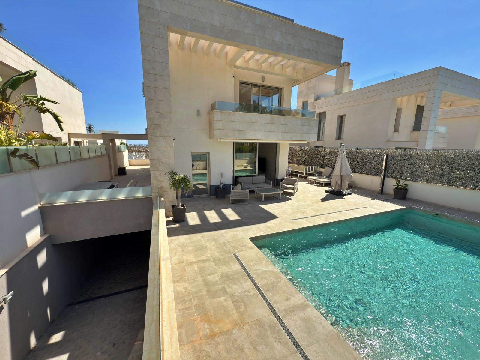 Terrace in villa for sale in Orihuela Costa