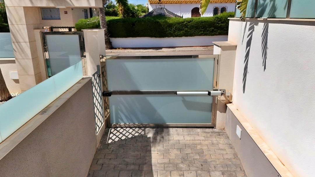 Terrace in villa for sale in Orihuela Costa