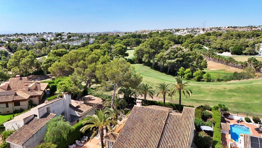 Dining area in villa for sale in Orihuela Costa