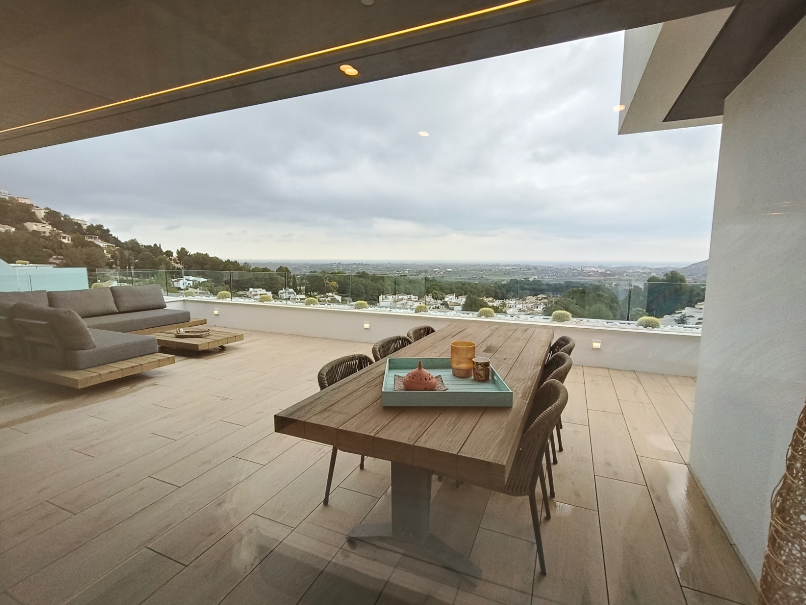 Master bedroom in apartment for sale in Denia