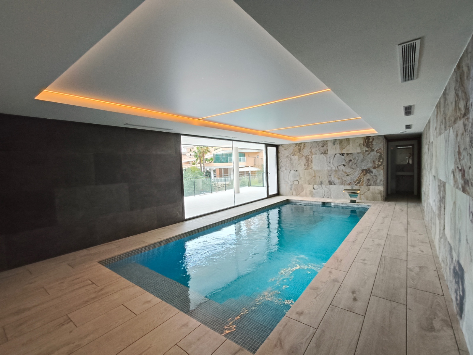 Bathroom in apartment for sale in Denia
