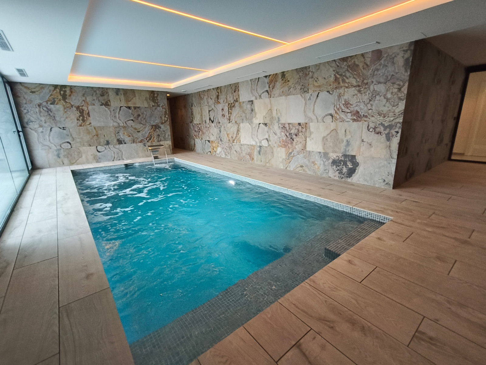 Pool area in apartment for sale in Denia