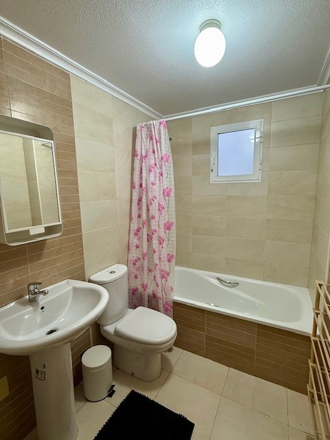 Master bedroom in apartment for sale in Formentera del Segura