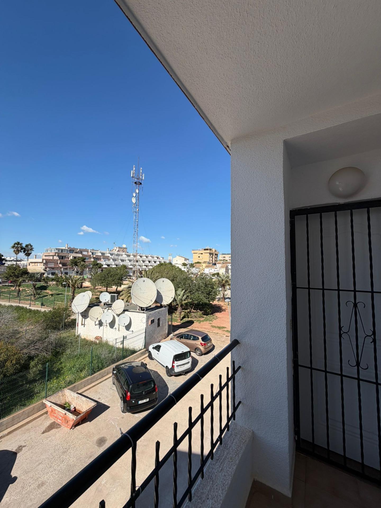 Master bedroom in apartment for sale in Torrevieja