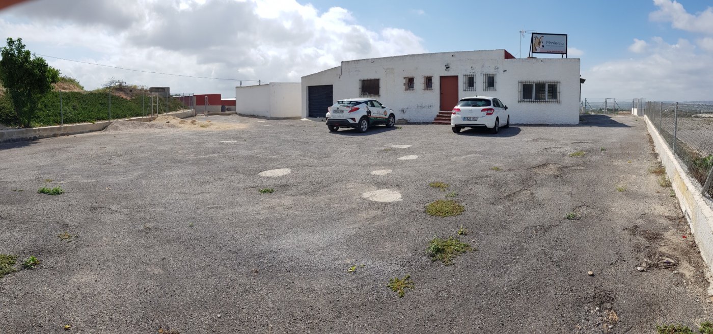 Terrace in finca for sale in Los Montesinos