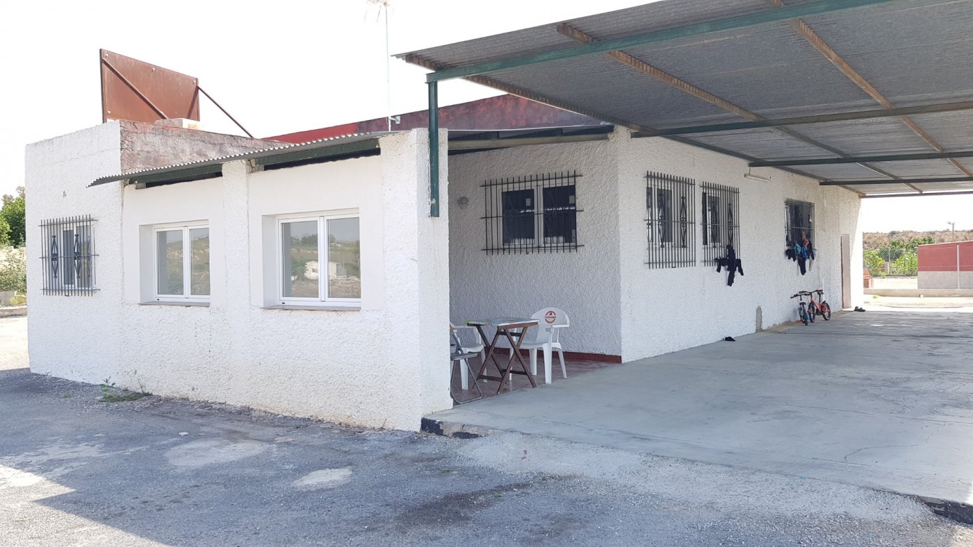 Garden in finca for sale in Los Montesinos