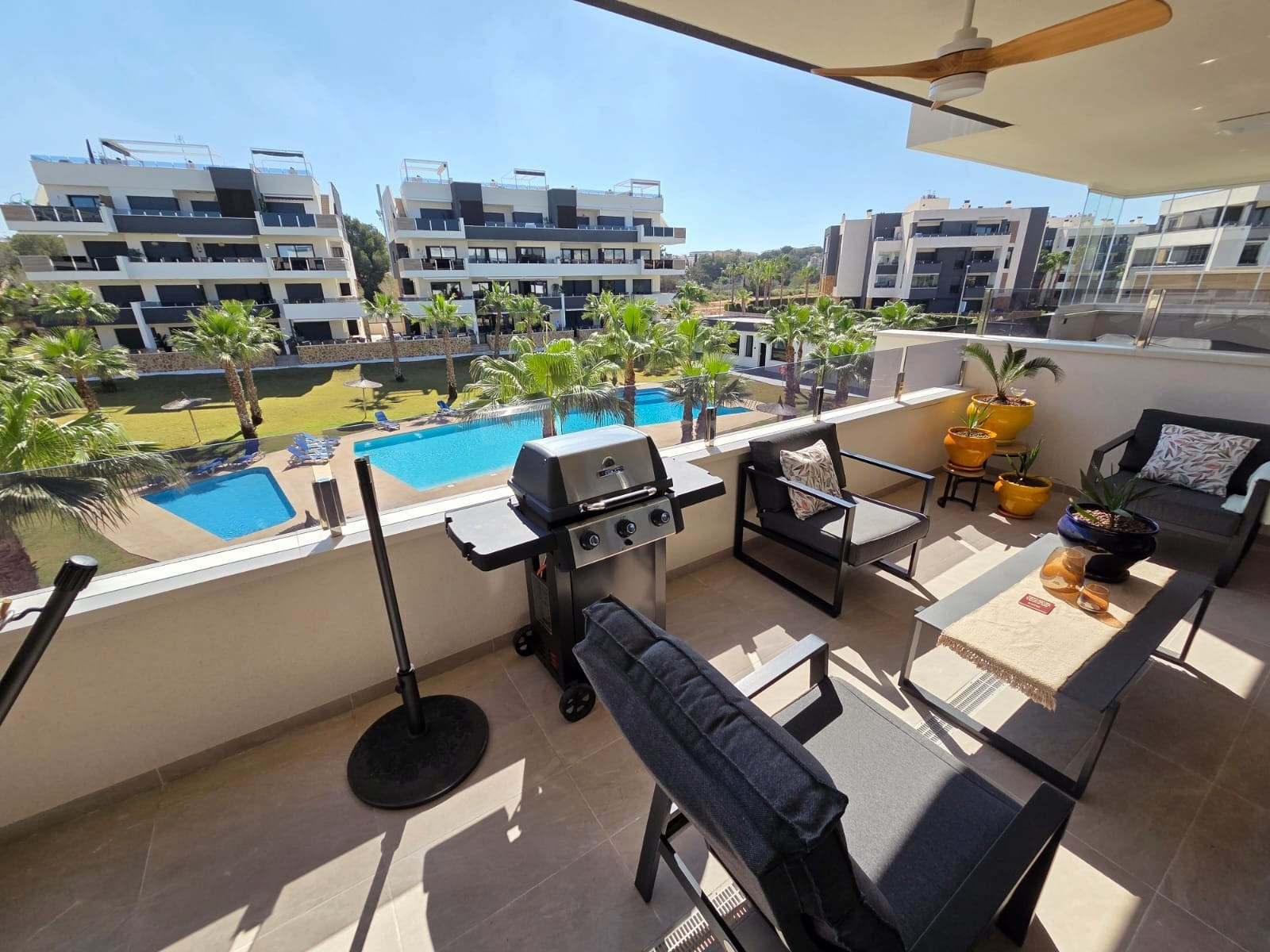 Lúxusíbúð til sölu í Resort Amanecer á Los Altos í Orihuela Costa