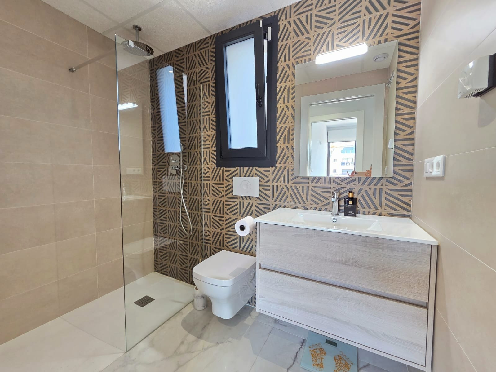 Bedroom in apartment for sale in Orihuela Costa