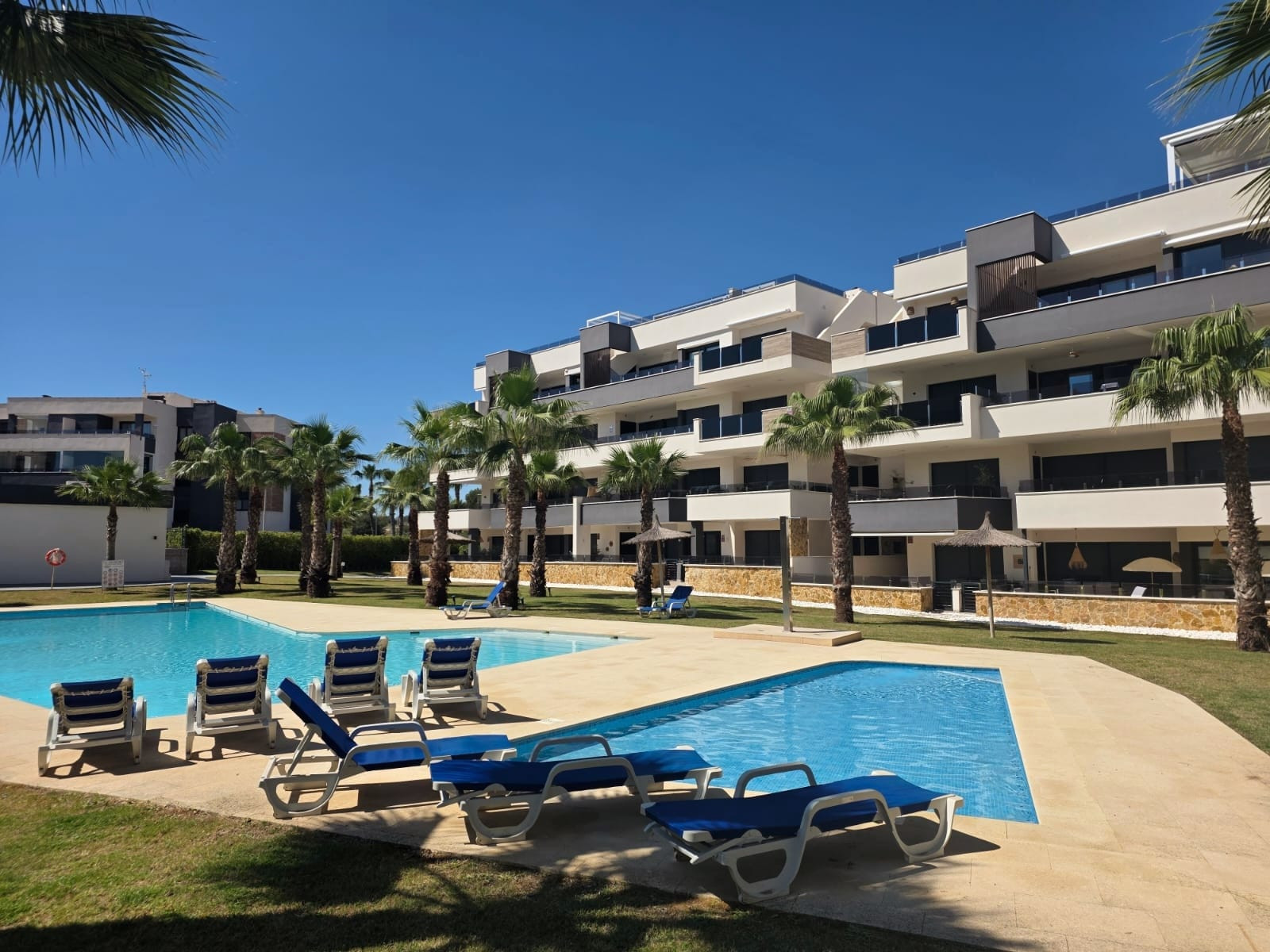 Bathroom in apartment for sale in Orihuela Costa