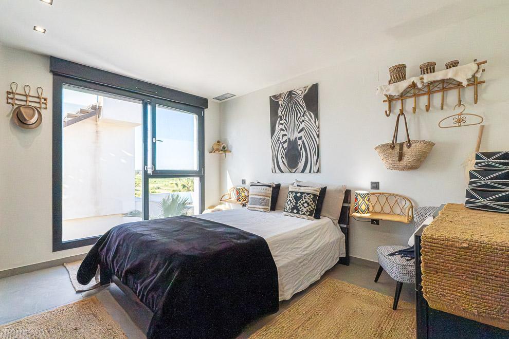 Bedroom in villa for sale in Benijofar