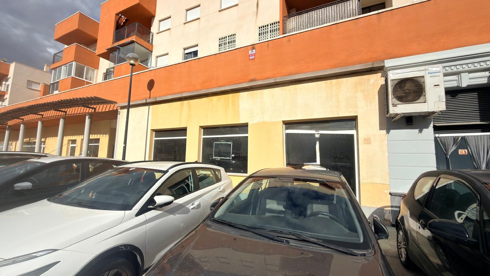 Imóvel Comercial de Oportunidade em Los Dolses – 91,92 m² de Possibilidades Infinitas