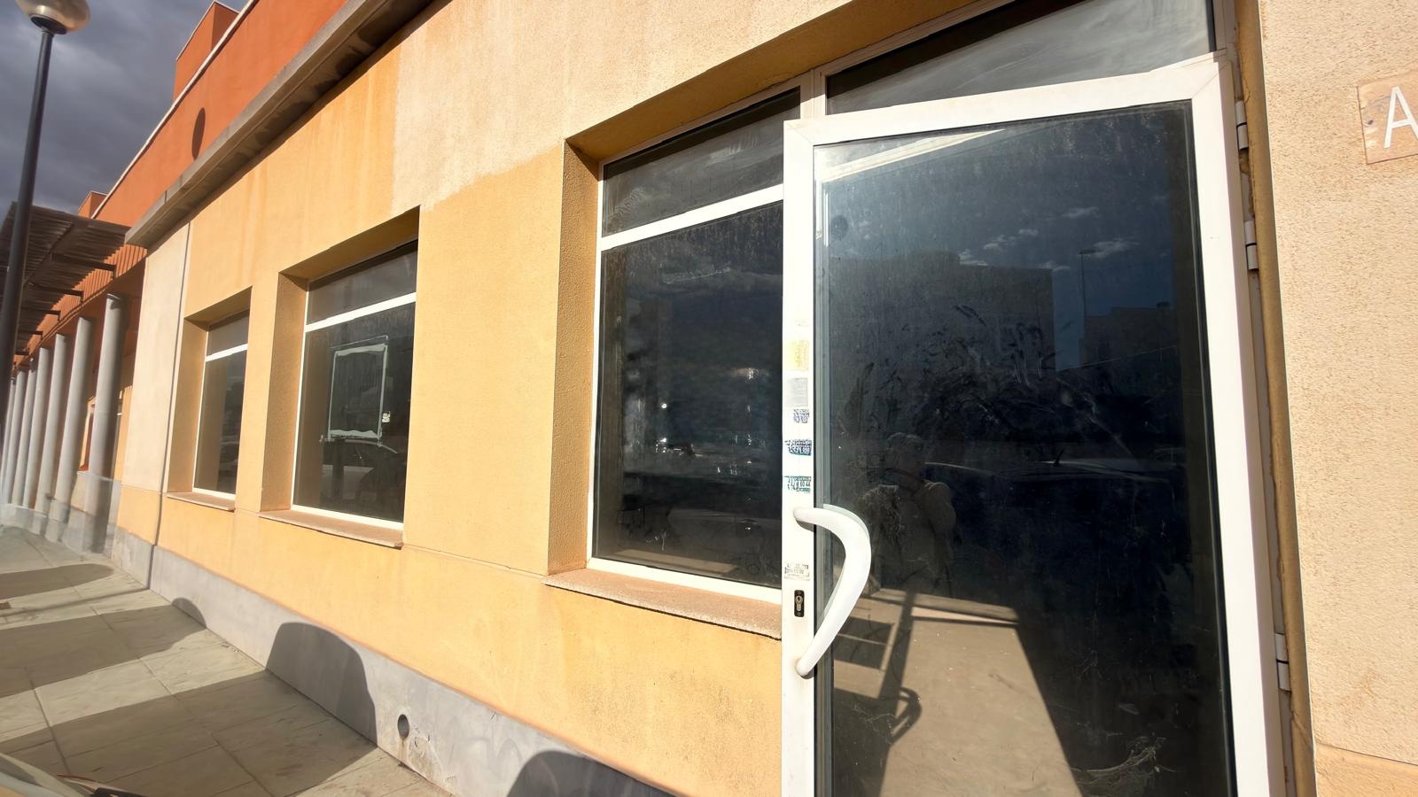 Imóvel Comercial de Oportunidade em Los Dolses – 91,92 m² de Possibilidades Infinitas