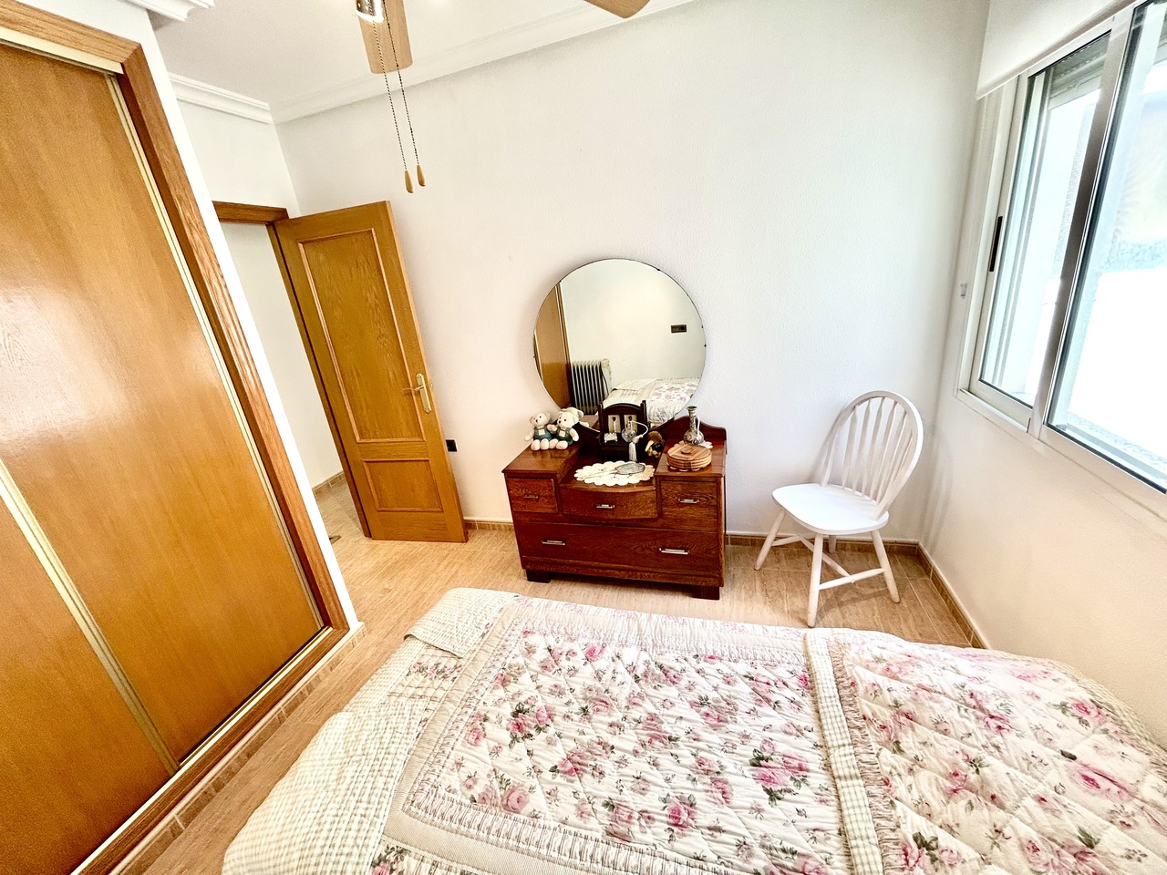 Bedroom in apartment for sale in Almoradi