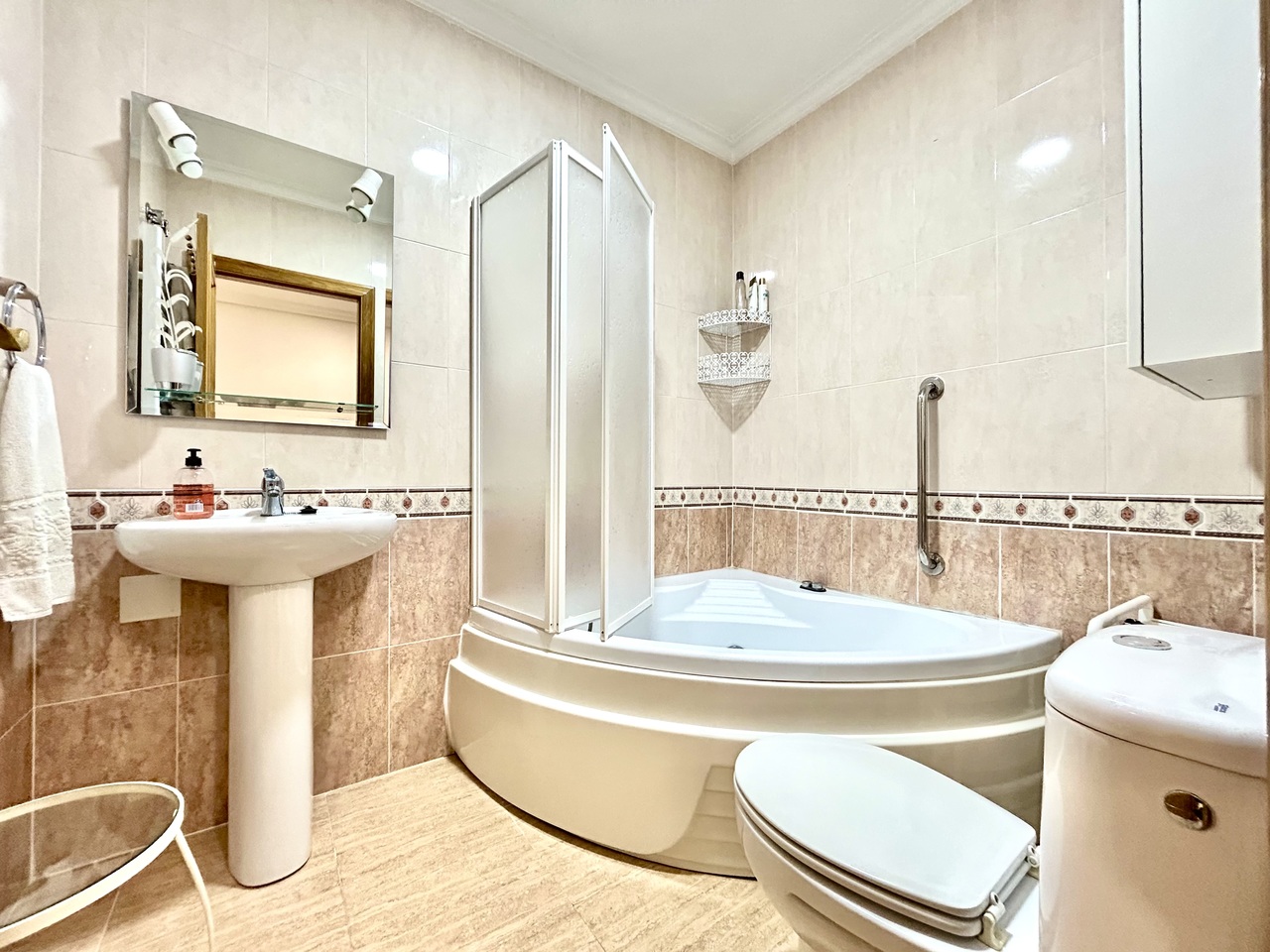 Master bedroom in apartment for sale in Almoradi