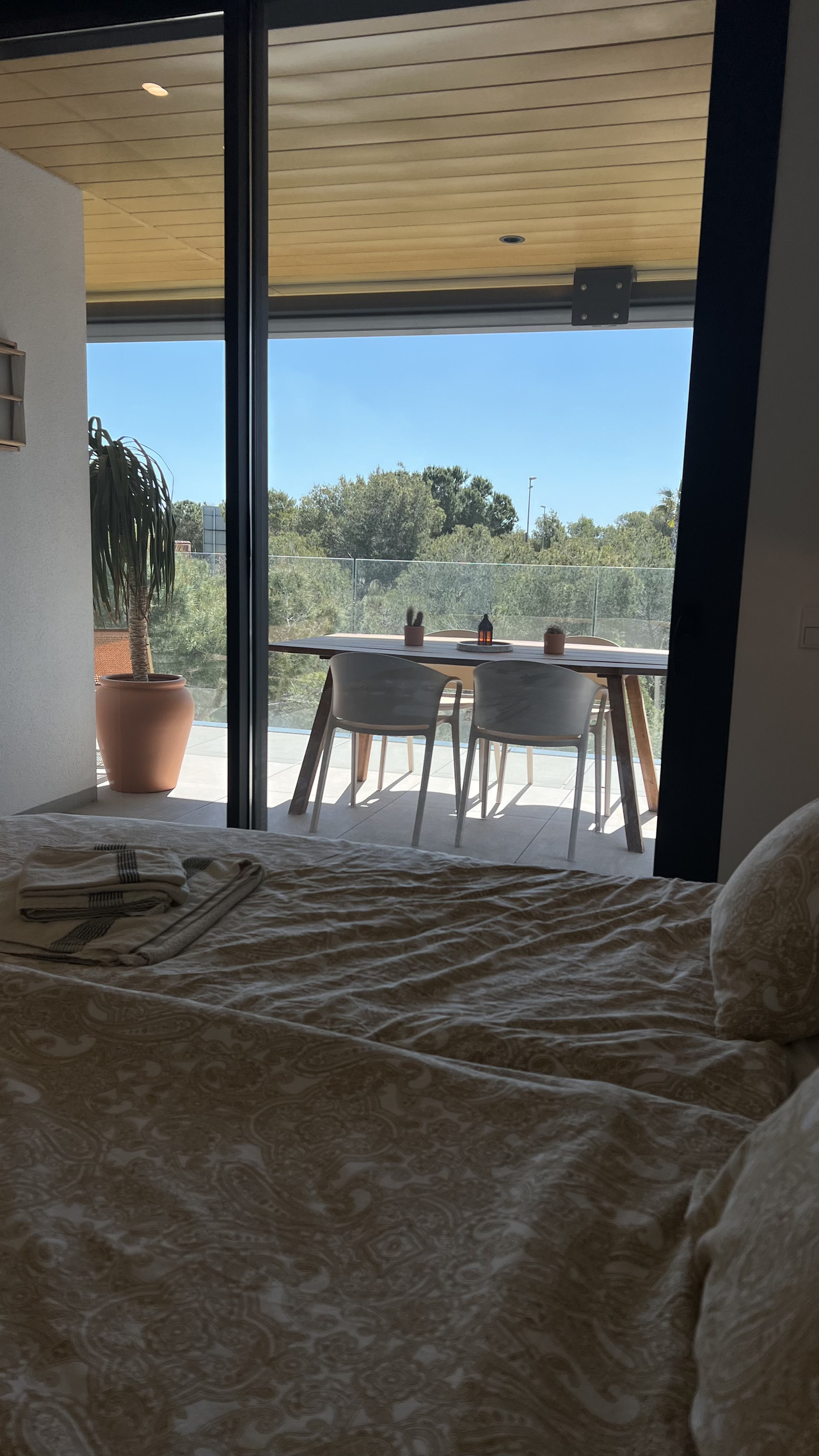Bedroom in apartment for sale in Las Colinas Golf