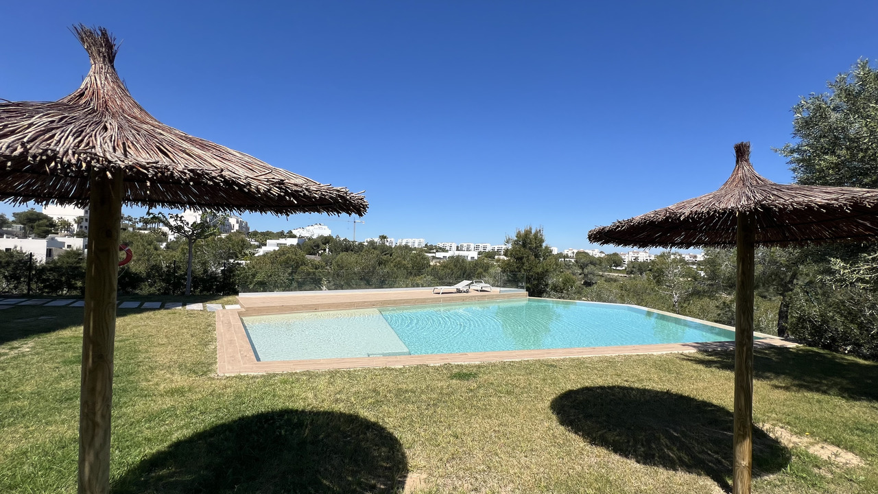 Living room in apartment for sale in Las Colinas Golf