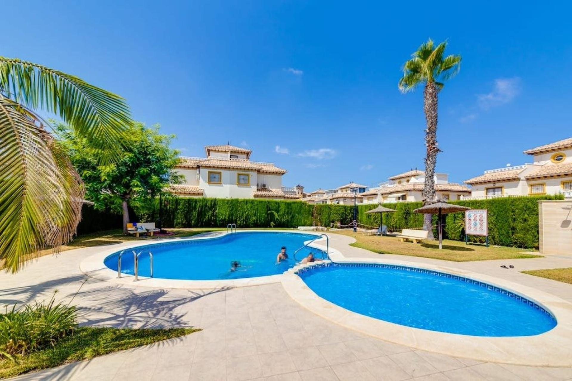 Lyxduplex i Lomas de Cabo Roig: Ett paradis i det medelhaviska landskapet