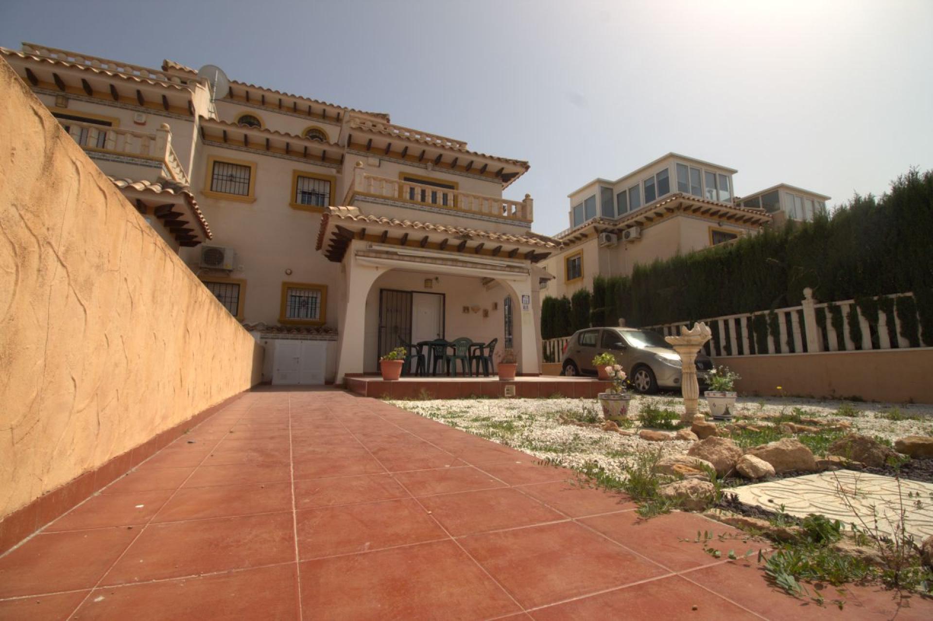 Garden in terraced for sale in Orihuela Costa