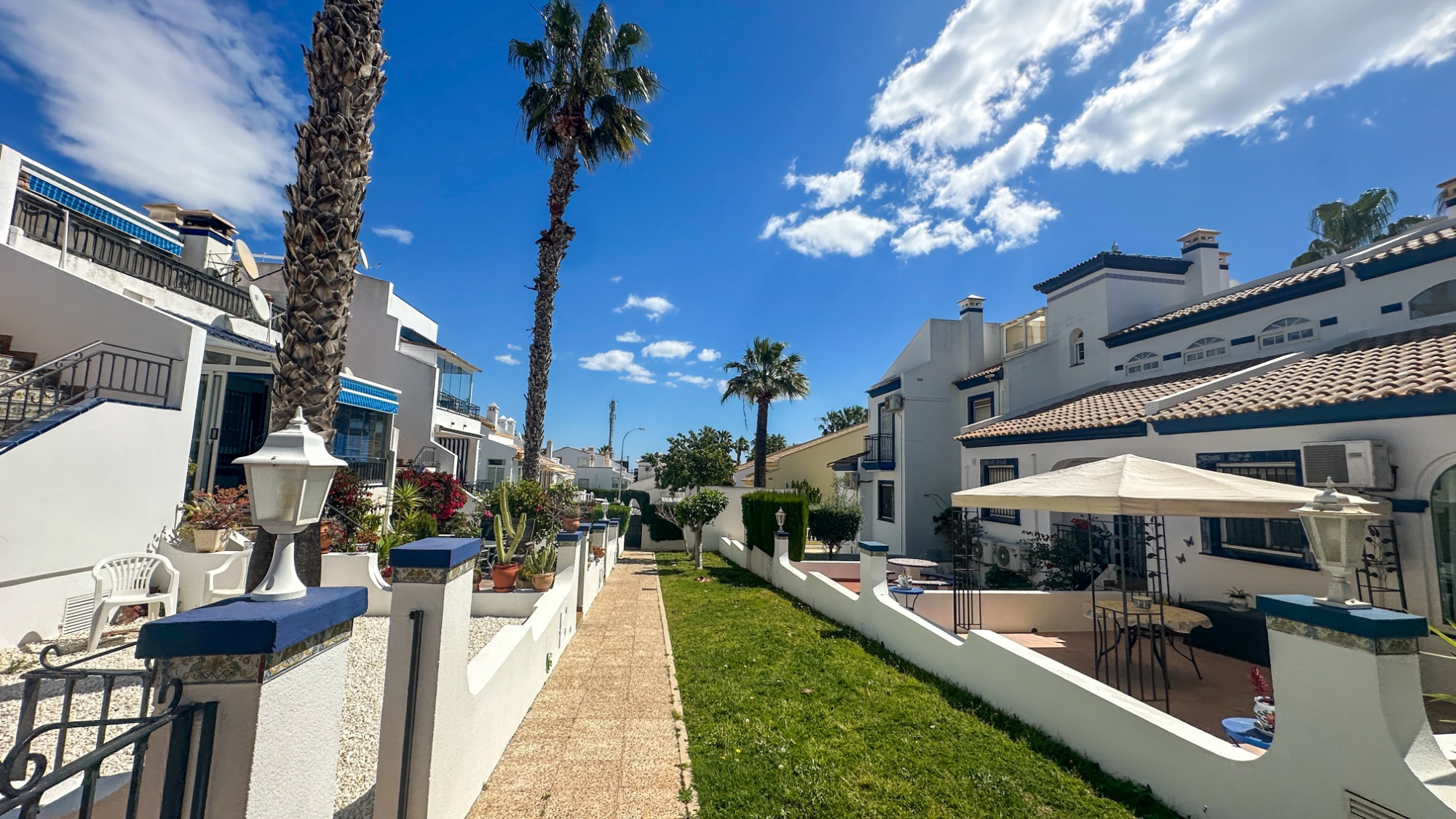 Garden in terraced for sale in Orihuela Costa