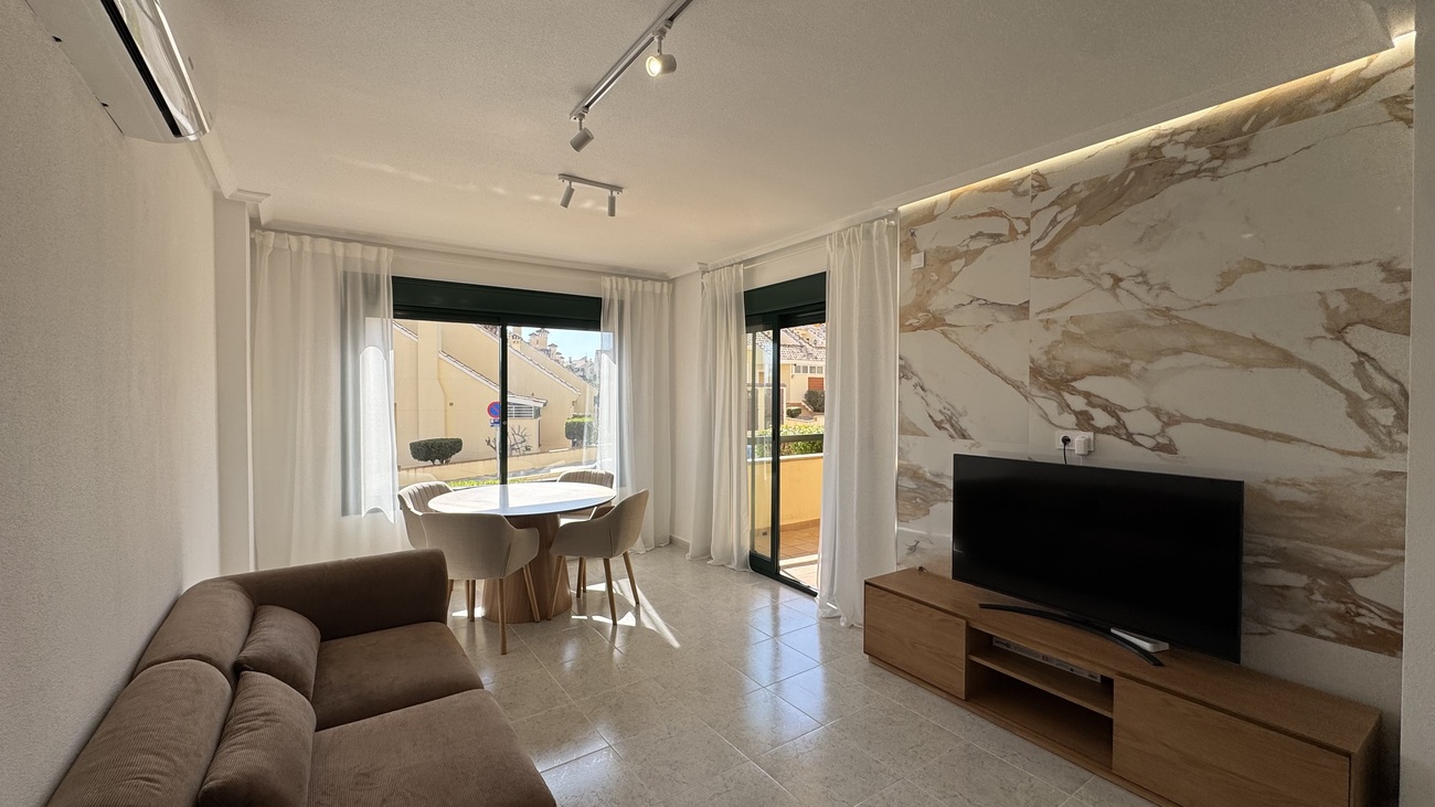 Garden in apartment for sale in Lomas De Campoamor