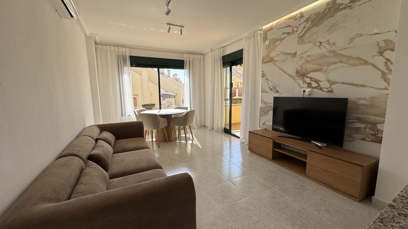 Dining area in apartment for sale in Lomas De Campoamor