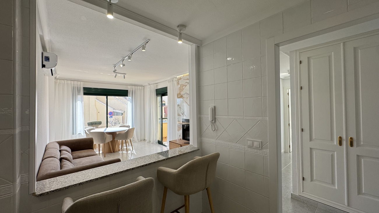 Kitchen in apartment for sale in Lomas De Campoamor