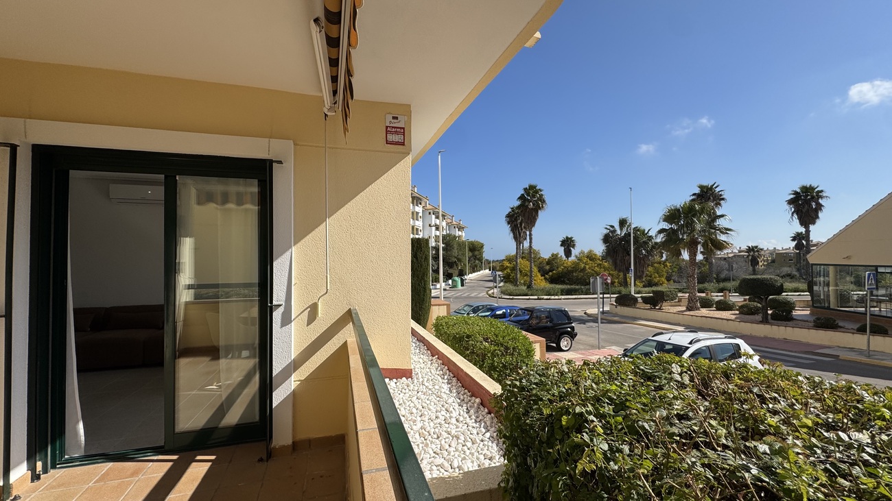 Dining area in apartment for sale in Lomas De Campoamor