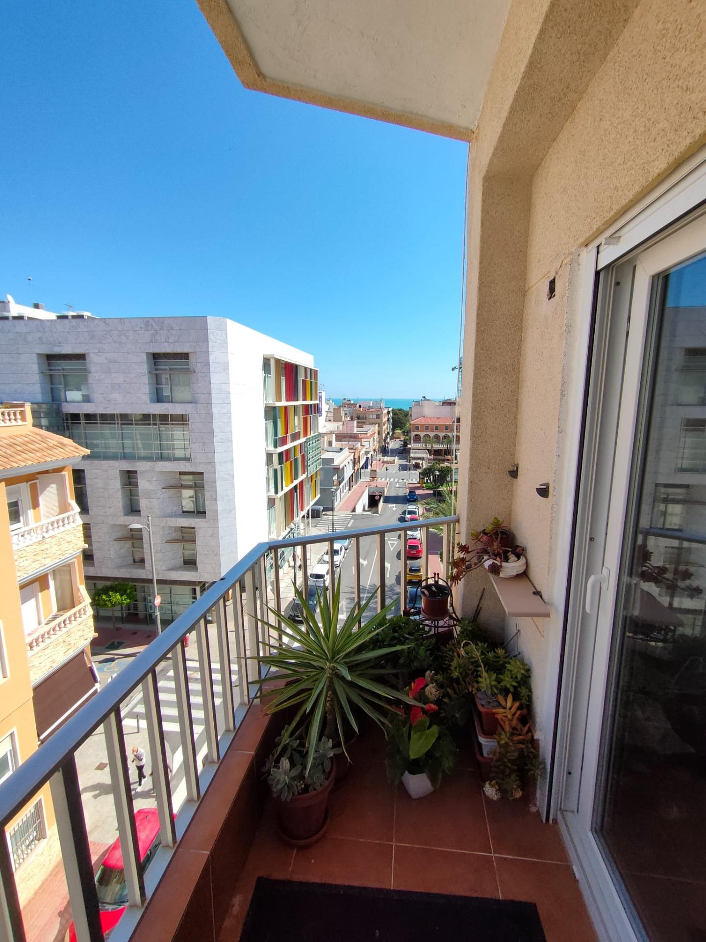 Master bedroom in apartment for sale in Guardamar del Segura