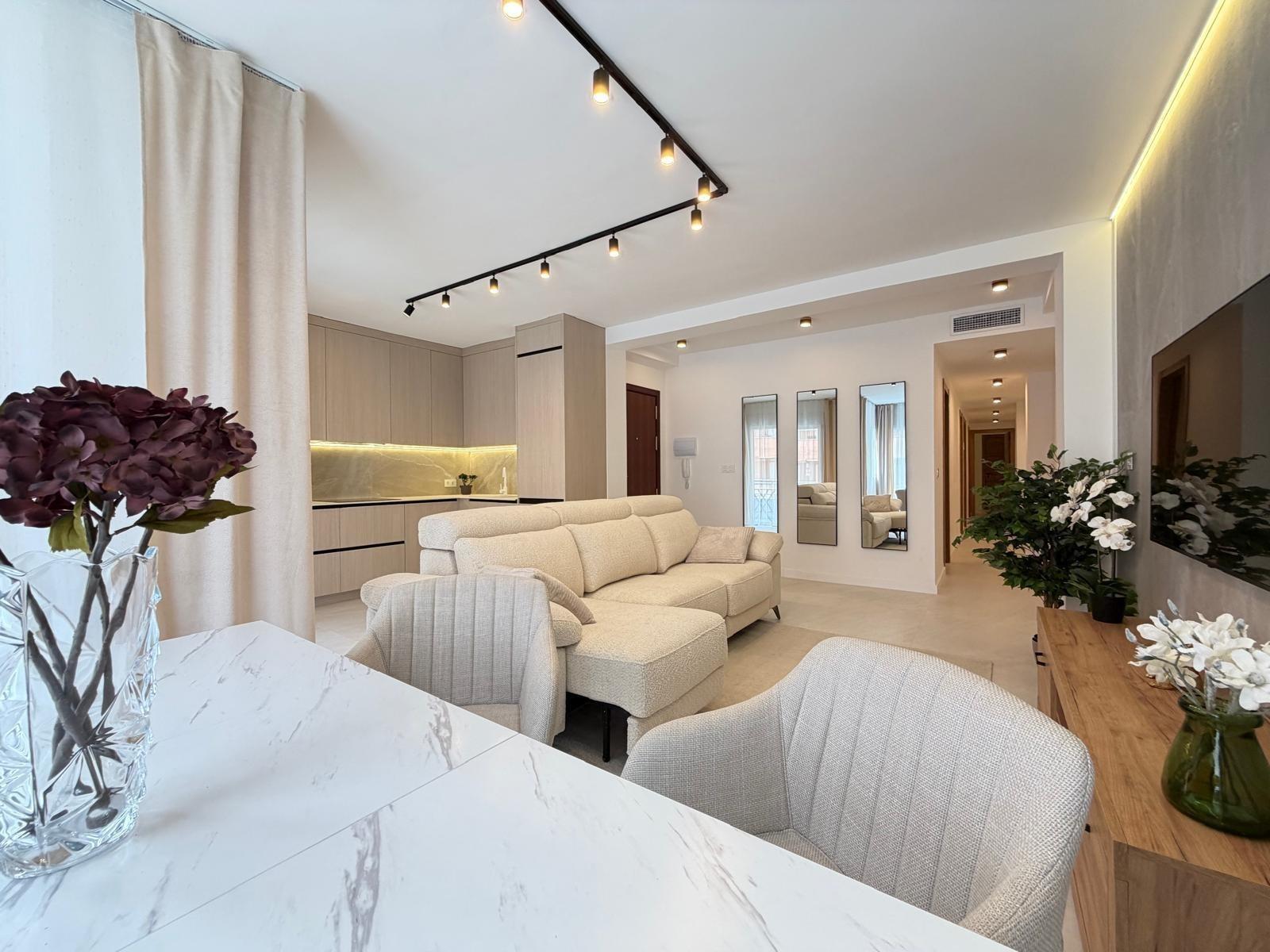 Master bedroom in apartment for sale in Torrevieja