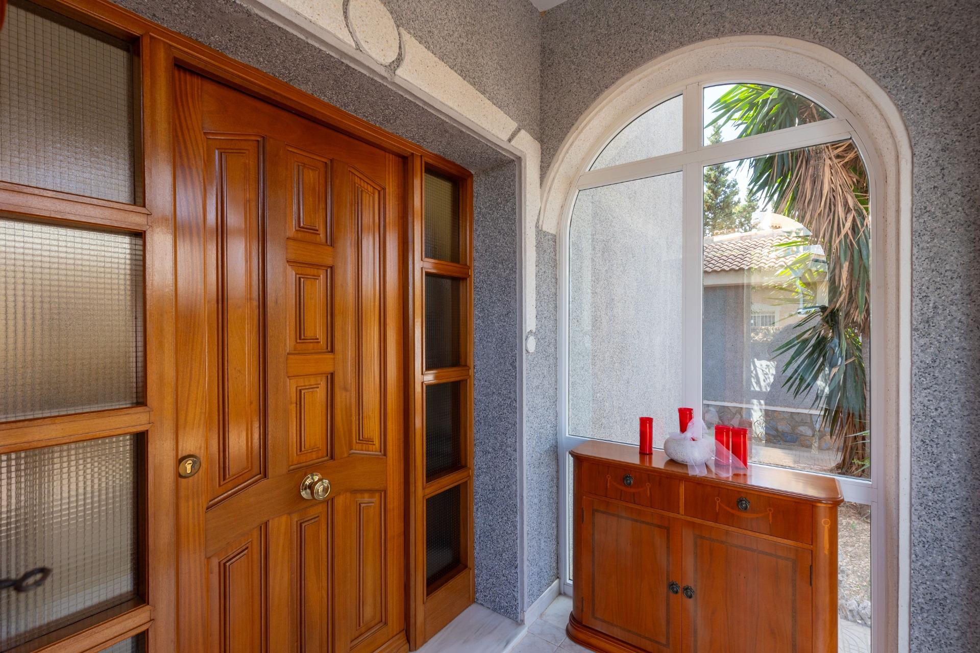 Living room in villa for sale in Rojales
