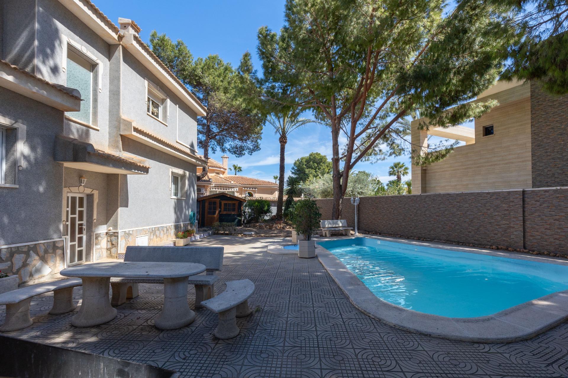 Kitchen in villa for sale in Rojales